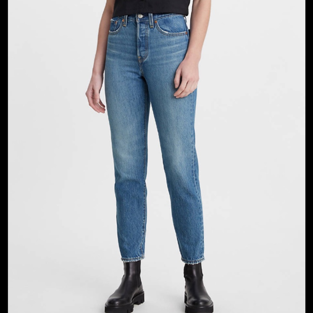 NWOT Levi’s Wedgie Icon High Rise Athens Shut It 29